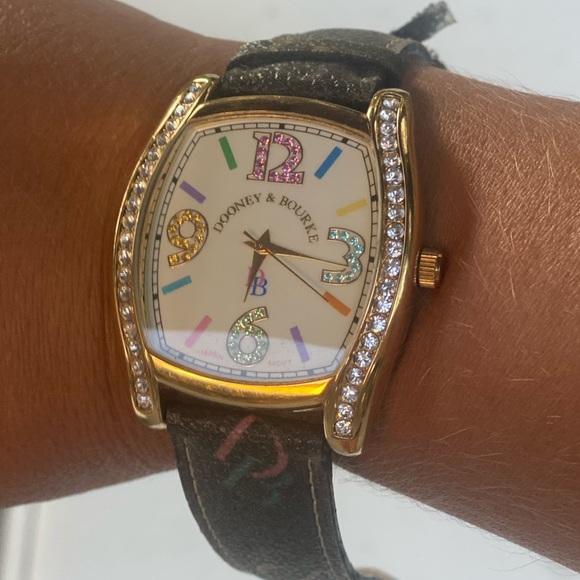 Dooney and Bourke watch - Picture 6 of 6